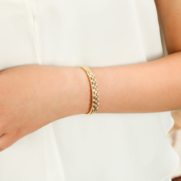 Simple Tubes Bangle with 7 White Diamonds
