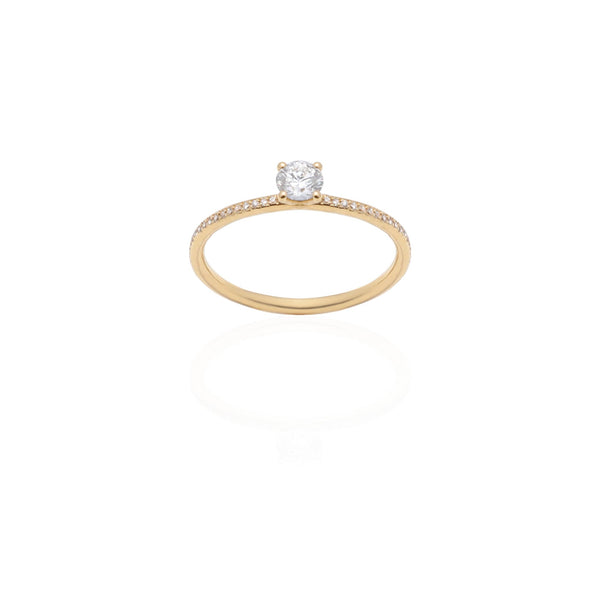 18k Gold Classic Solitaire Ring with White Diamonds Setting