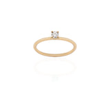 18k Gold Classic Solitaire Ring with White Diamond