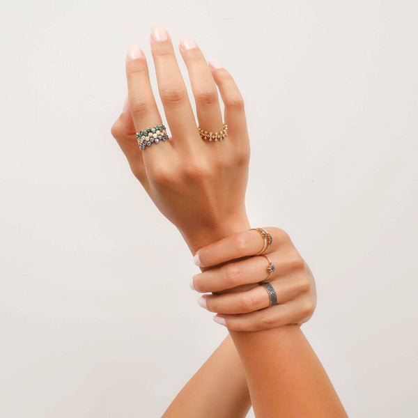 Zigzag Dots Ring with Emerald Gemstones