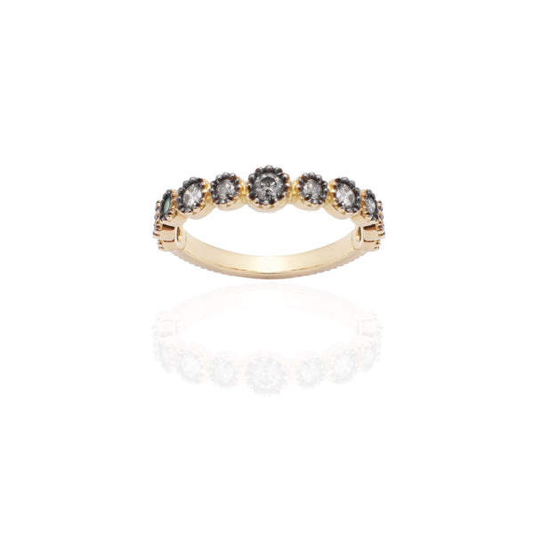 11 Stones Filigrane Ring with Grey Diamonds and Emerald Gemstone